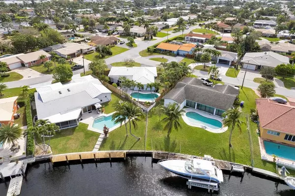 Pompano Beach, FL 33060,999 SE 6th TER