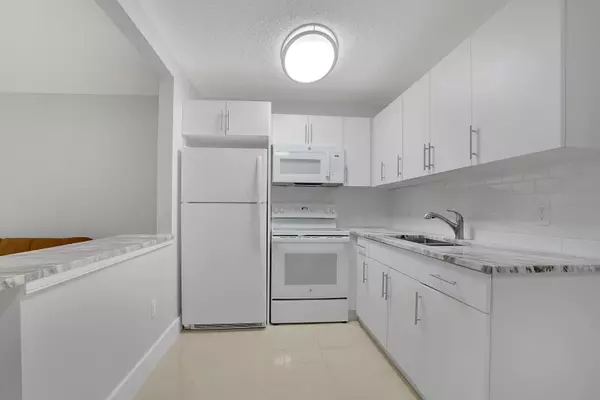 Lake Worth Beach, FL 33460,914 N Federal HWY 4