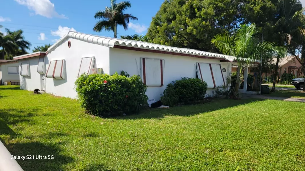 800 NE 3rd ST, Hallandale Beach, FL 33009