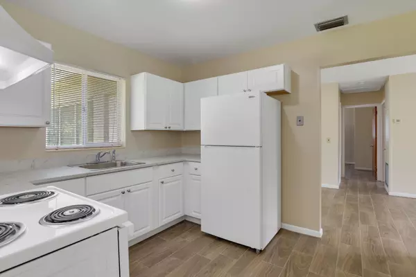 Fort Pierce, FL 34951,7502 Pacific AVE