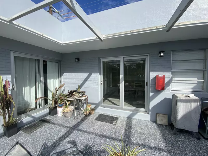 112 Lake AVE 10, Lake Worth Beach, FL 33460