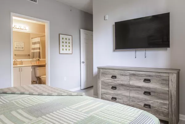 West Palm Beach, FL 33401,780 S Sapodilla AVE 106