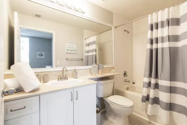 West Palm Beach, FL 33401,780 S Sapodilla AVE 106