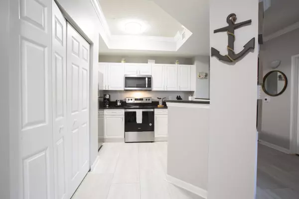 West Palm Beach, FL 33401,780 S Sapodilla AVE 106