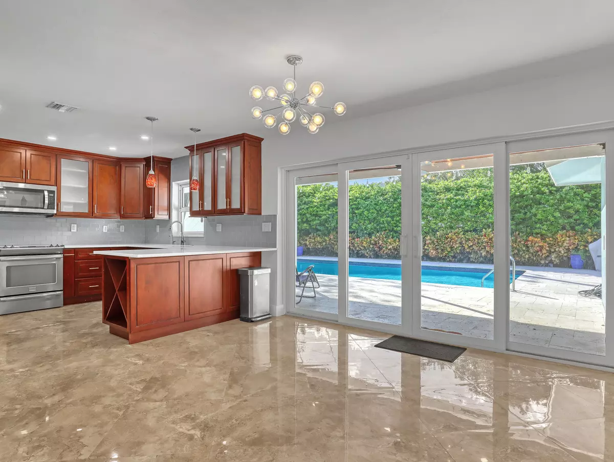 Boca Raton, FL 33486,1298 NW 4th ST