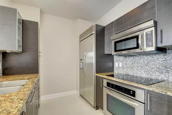 West Palm Beach, FL 33401,550 Okeechobee BLVD 1214