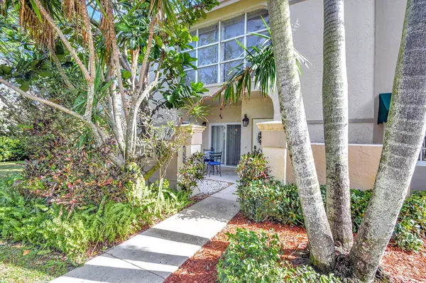 Boca Raton, FL 33433,6569 Via Regina 6569