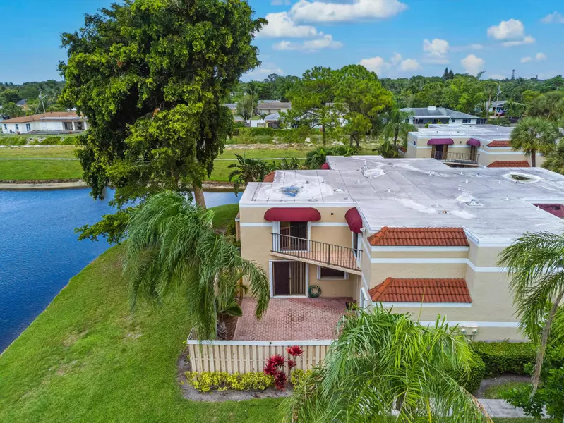 4075 Village DR D, Delray Beach, FL 33445