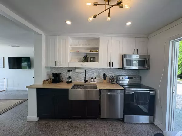 Pompano Beach, FL 33064,2711 NE 11th TER