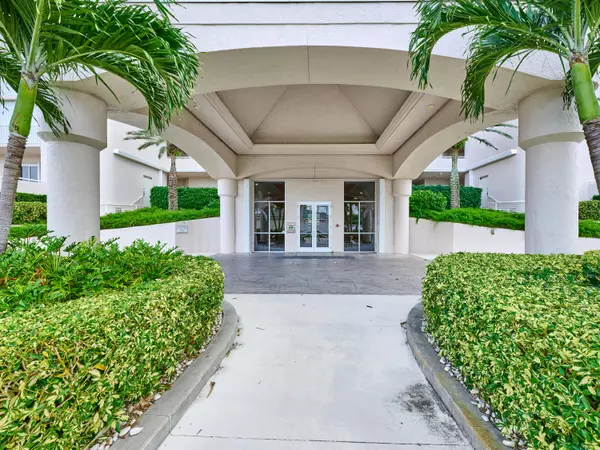 Fort Pierce, FL 34949,5051 N Highway A1a 9-3