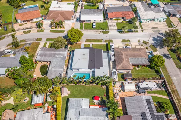 Miami, FL 33165,11014 Westwood Lake DR