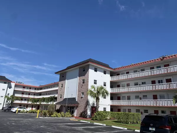 4140 NW 44th AVE 405, Lauderdale Lakes, FL 33319