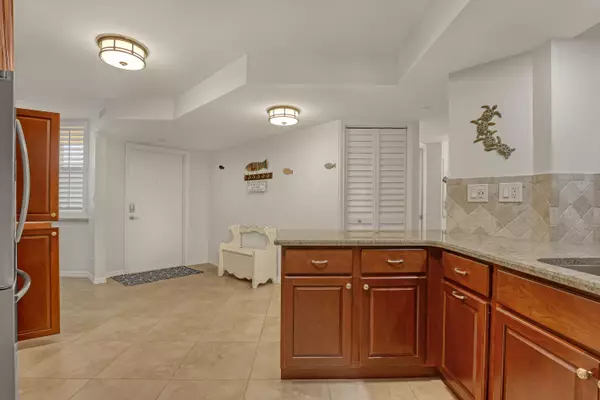 Jensen Beach, FL 34957,9550 S Ocean DR 103