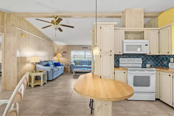 Port Saint Lucie, FL 34952,2628 Caper CT