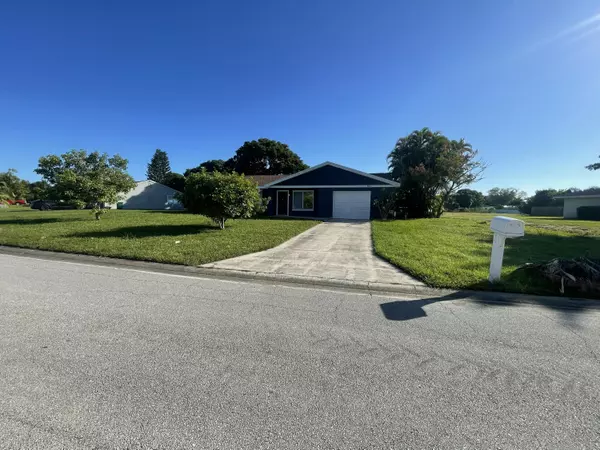 1849 SE Rainier RD, Port Saint Lucie, FL 34952