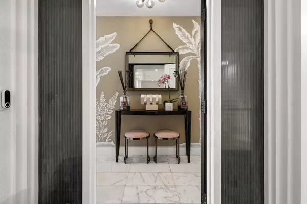 2150 Ibis Isle RD 8, Palm Beach, FL 33480