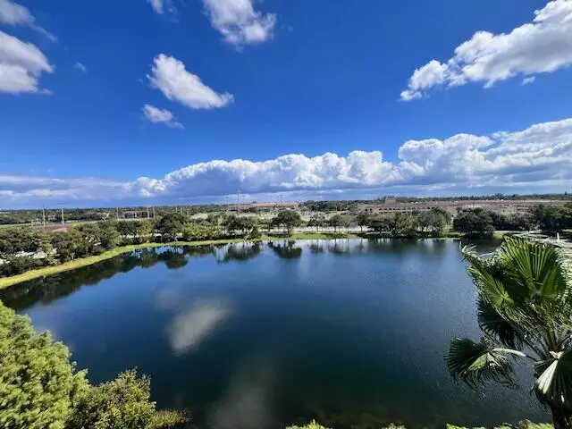 Boynton Beach, FL 33426,1660 Renaissance Commons BLVD 2608