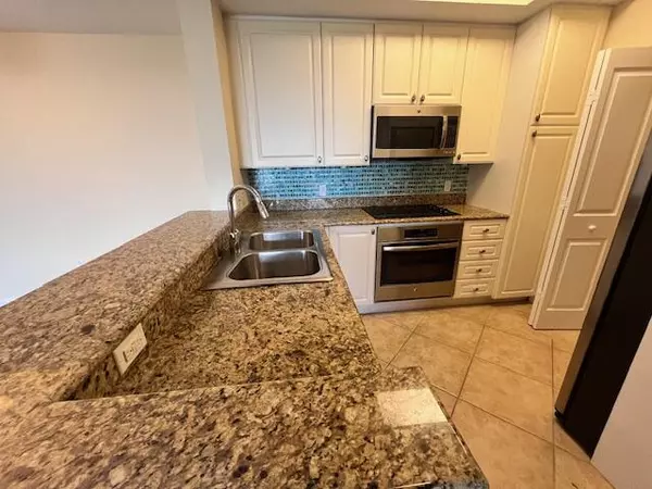 Boynton Beach, FL 33426,1660 Renaissance Commons BLVD 2608