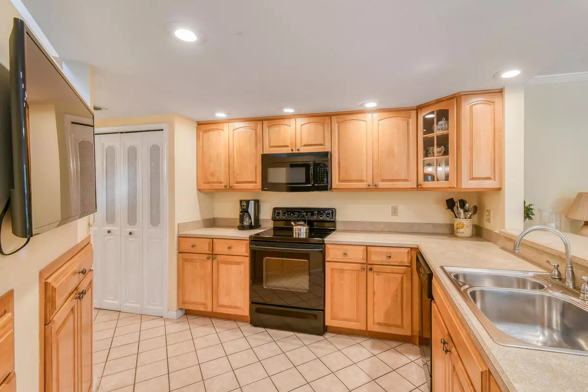 Juno Beach, FL 33408,28 Uno Lago DR