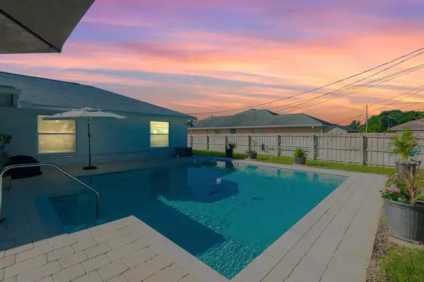 Port Saint Lucie, FL 34953,413 SW Mccomb AVE