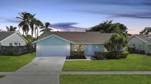 836 NW 9th WAY, Boynton Beach, FL 33426