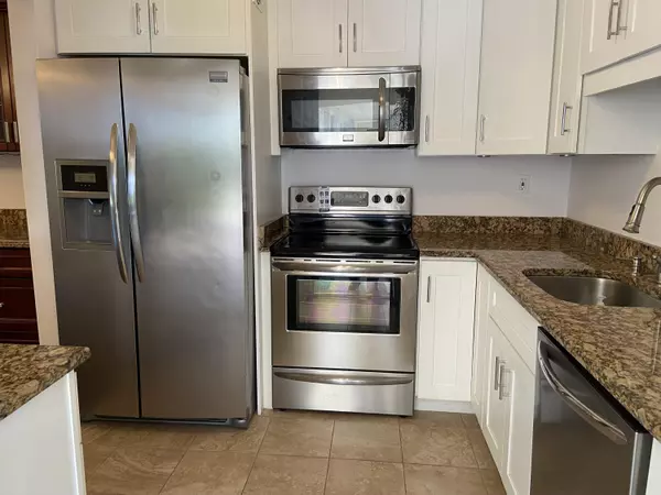 Lantana, FL 33462,300 S Waterway DR 105