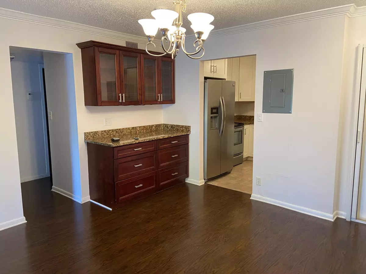 Lantana, FL 33462,300 S Waterway DR 105