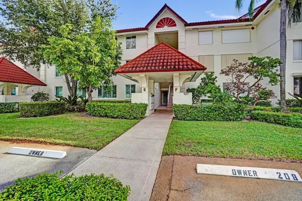 Hypoluxo, FL 33462,107 Half Moon CIR H1