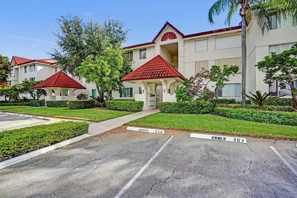 Hypoluxo, FL 33462,107 Half Moon CIR H1