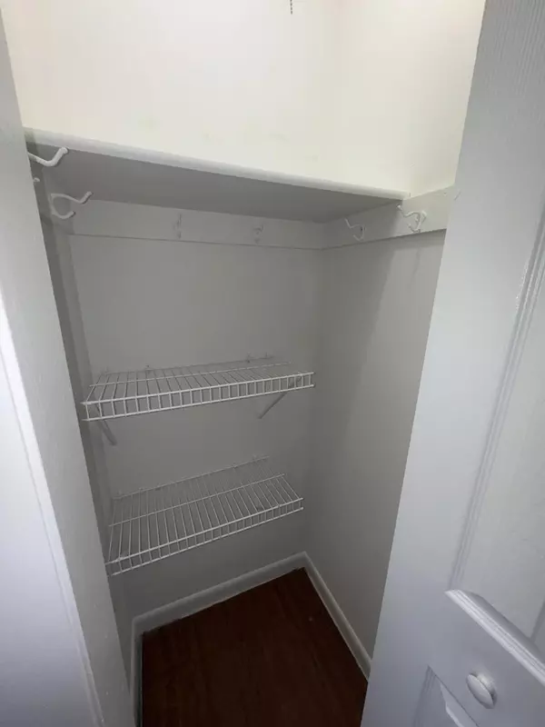 Lantana, FL 33462,420 W Palm ST 4