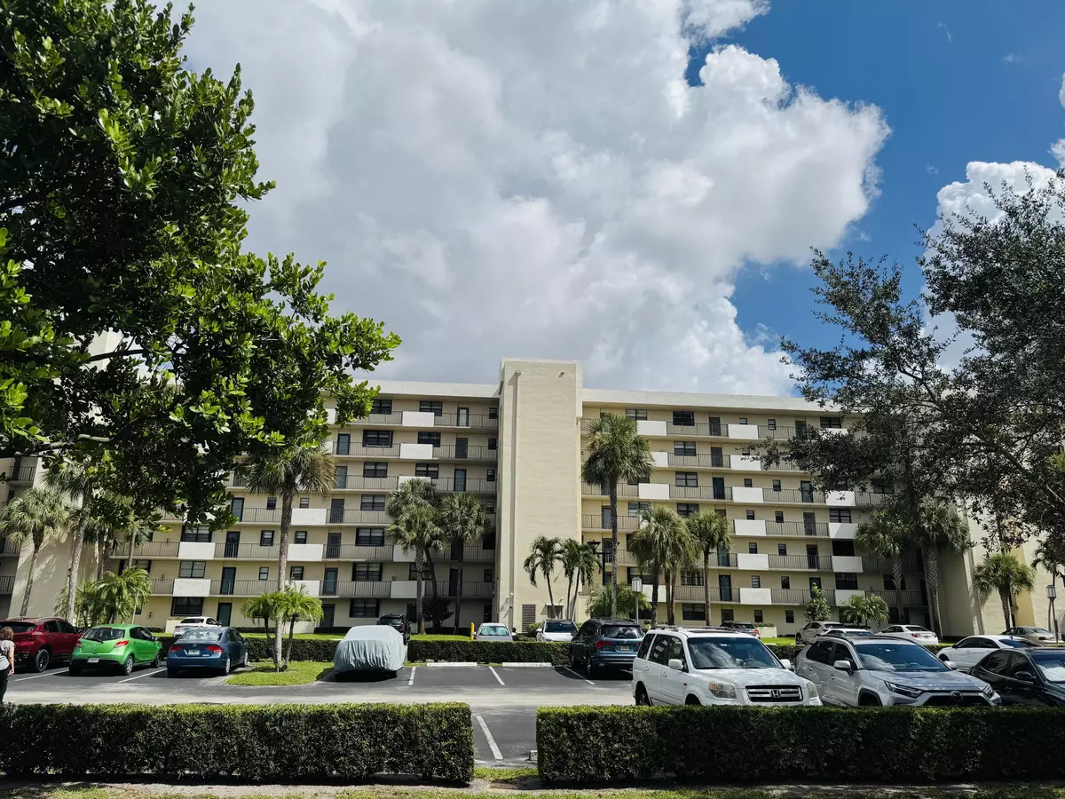 Deerfield Beach, FL 33442,2430 Deer Creek Country Club BLVD 407-2