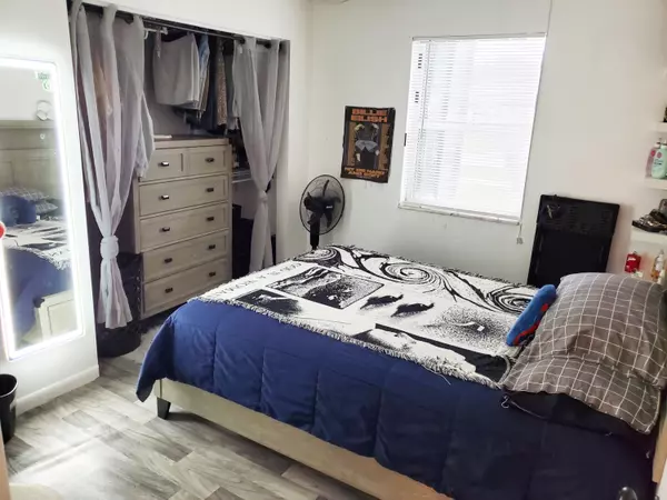 West Palm Beach, FL 33401,1477 N Mangonia DR