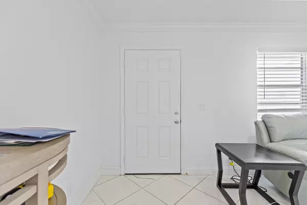 Delray Beach, FL 33484,137 Burgundy C # 137