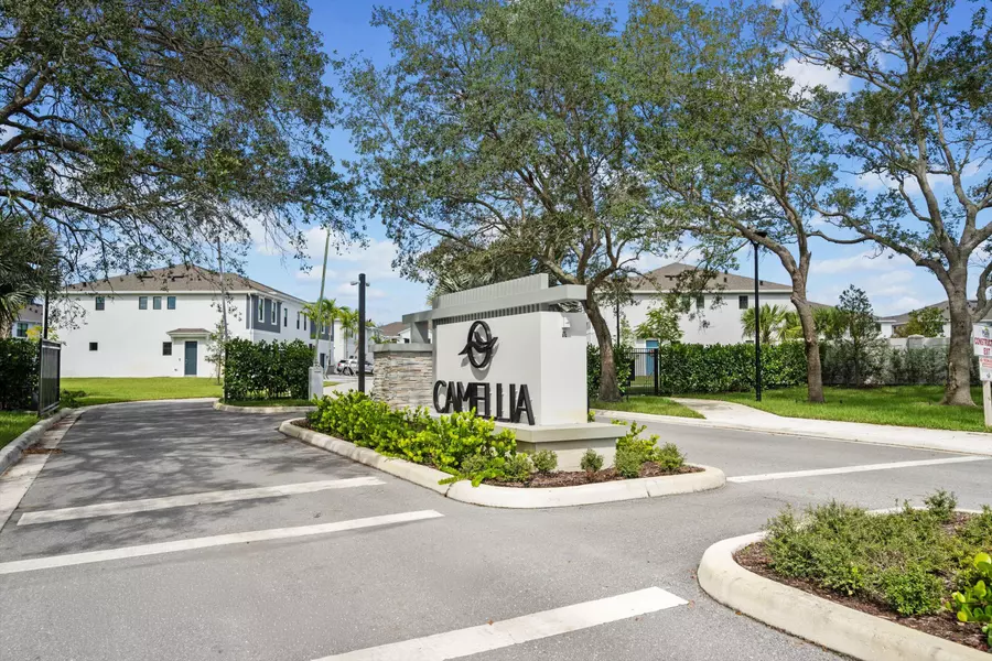 7638 SW Lucy LN, Stuart, FL 34997