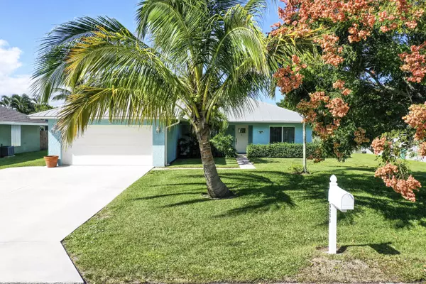 9295 SE Mercury ST, Hobe Sound, FL 33455