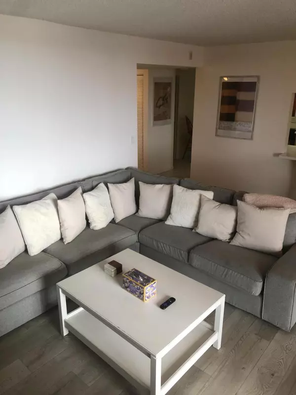 Delray Beach, FL 33444,750 Egret CIR 6405