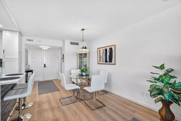 Stuart, FL 34996,1800 SE Saint Lucie BLVD 7-307