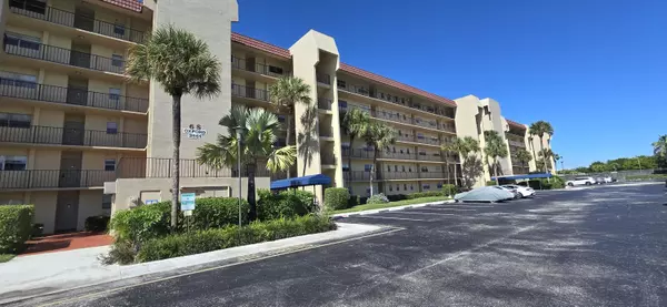 3661 Via Poinciana 306, Lake Worth, FL 33467