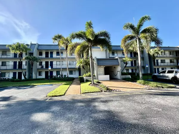 4801 E Esedra CT 104, Lake Worth, FL 33467