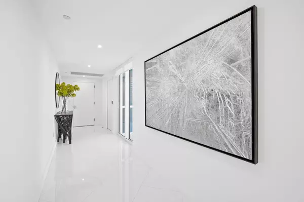 Miami Beach, FL 33139,520 West AVE 1601