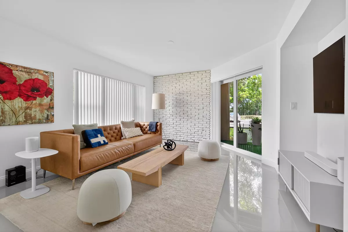 West Palm Beach, FL 33417,4807 Via Palm LKS 1501