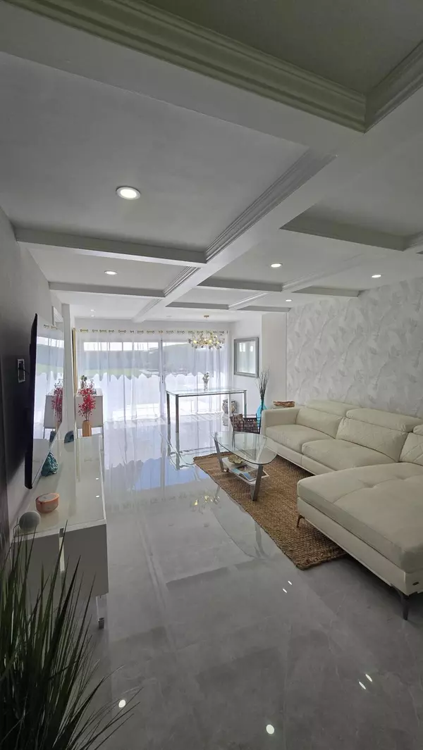 Boynton Beach, FL 33426,300 SW Golfview TER 142