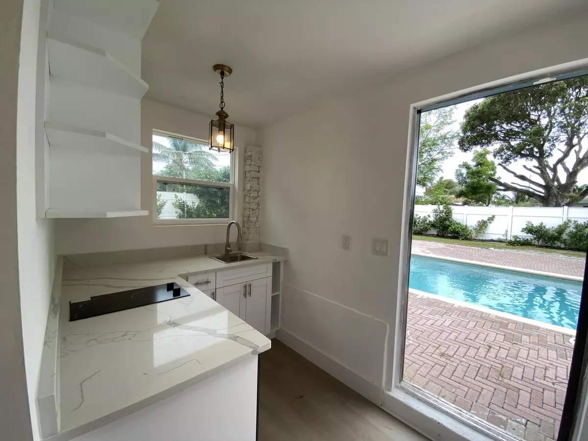 Lake Park, FL 33403,330 Cypress DR Unit C