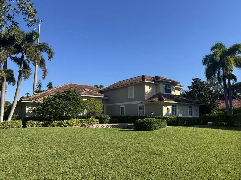 5220 Rosewood LN, Vero Beach, FL 32966
