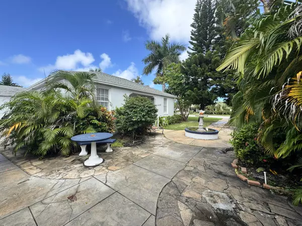 Lake Park, FL 33403,200 Park AVE 23