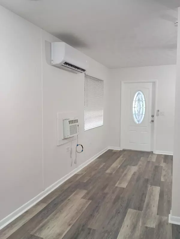 Lake Worth Beach, FL 33460,622 N L ST