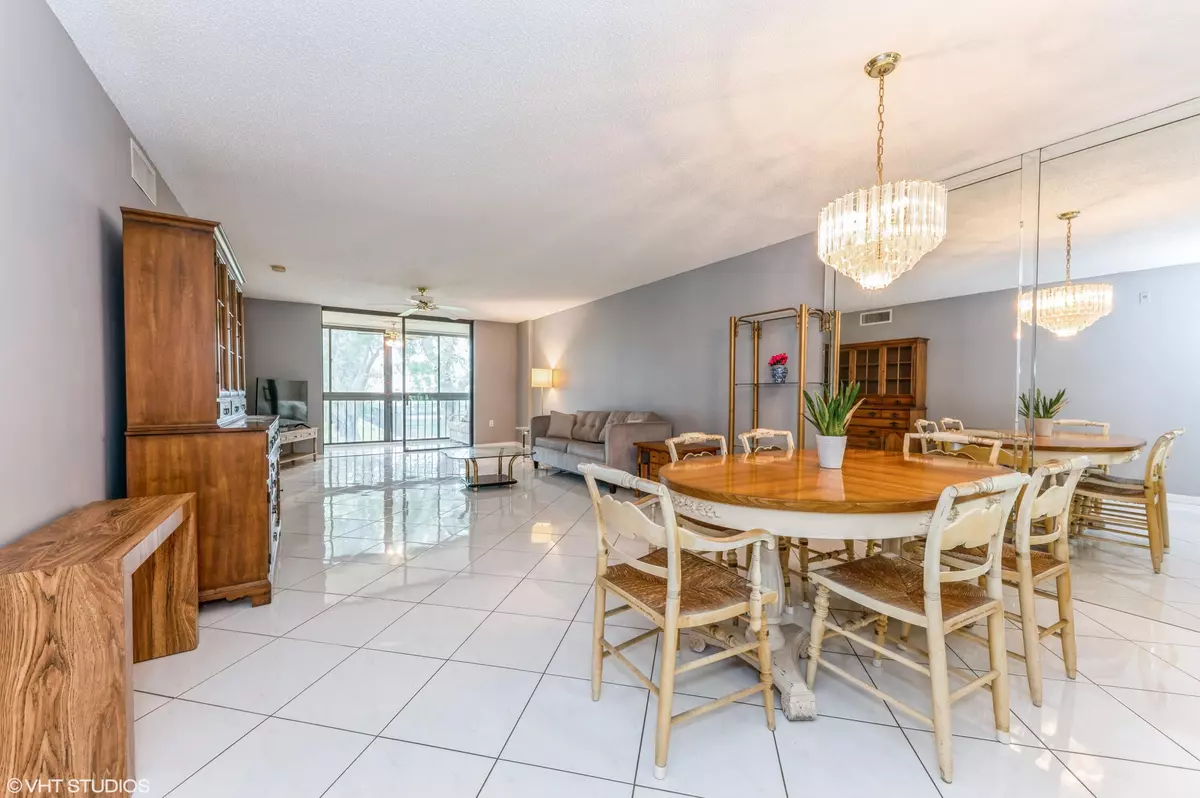 Delray Beach, FL 33484,15324 Lakes Of Delray BLVD 210