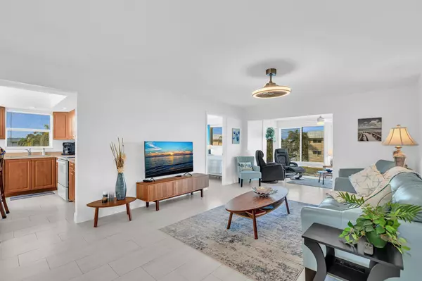 Boynton Beach, FL 33435,3 Colonial Club DR 300