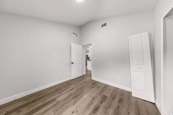 Ocala, FL 34482,5872 NW 2nd PL