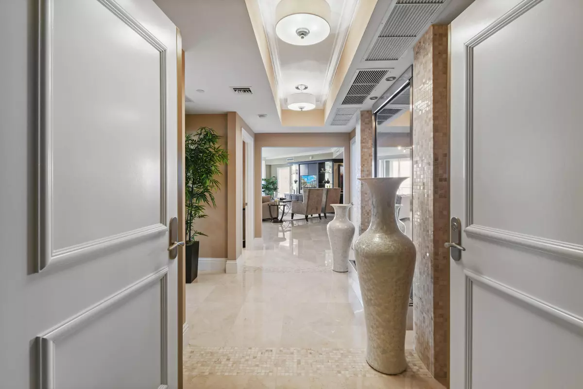 Singer Island, FL 33404,5050 N Ocean DR 703